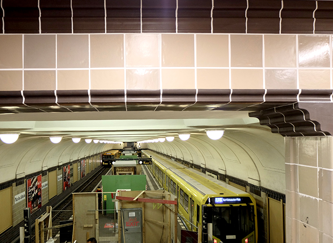 U Bahnhof Platz der Luftbrücke Berlin